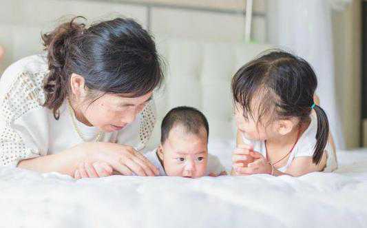 2024深圳武警医院三代供卵试管婴儿包生男孩费用多少钱？几万到十几万不等？